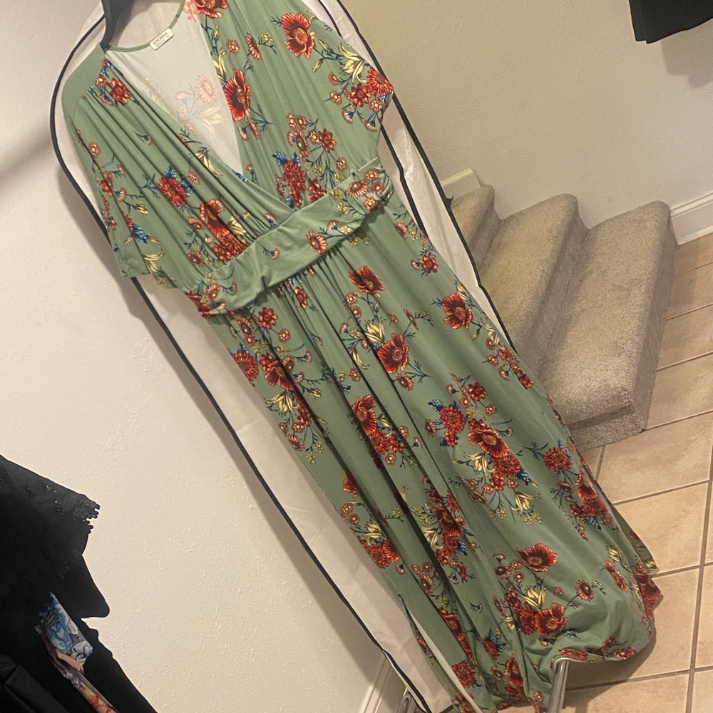 Kiyonna Sage Floral Maxi Dress